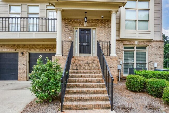 Foto del edificio - 1165 Laurel Pl