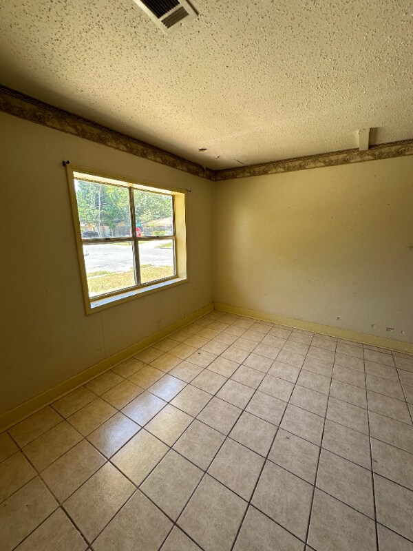 Building Photo - 2198 Alice Dr