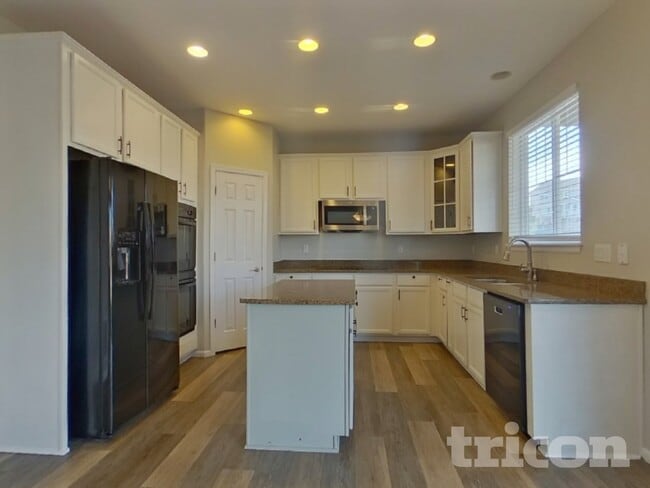 Building Photo - 7191 S Oak Hill Cir