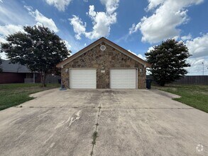 Building Photo - 5100 Heather Ln