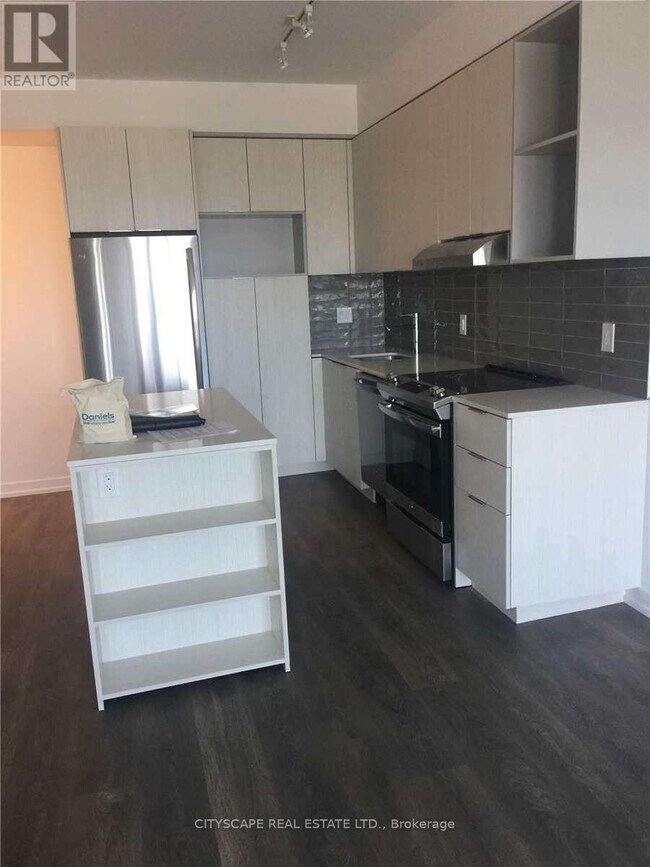 Photo du bâtiment - 2520 Eglinton Ave W