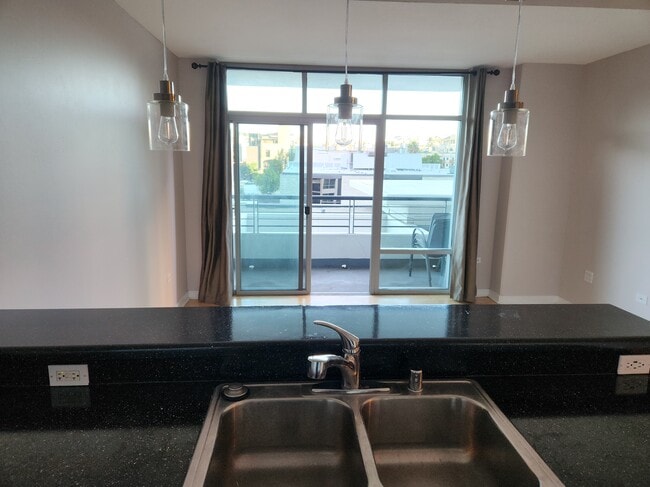 Foto del edificio - 425 W Beech St