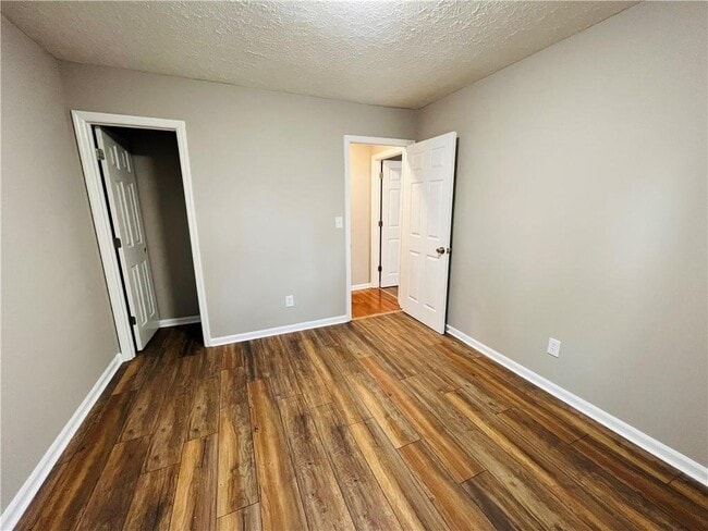 Building Photo - 157 Timber Creek Ln SW