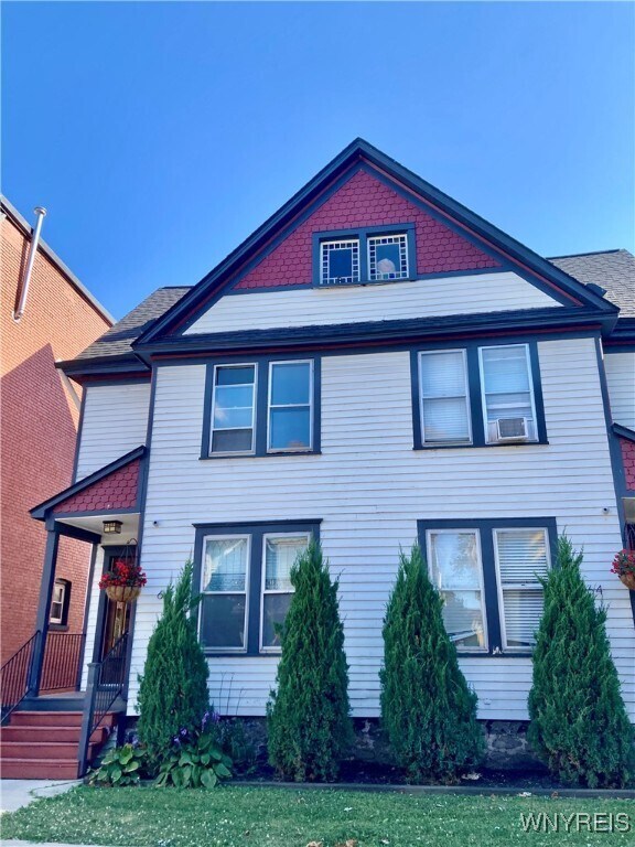 Primary Photo - 62 Trinity Pl
