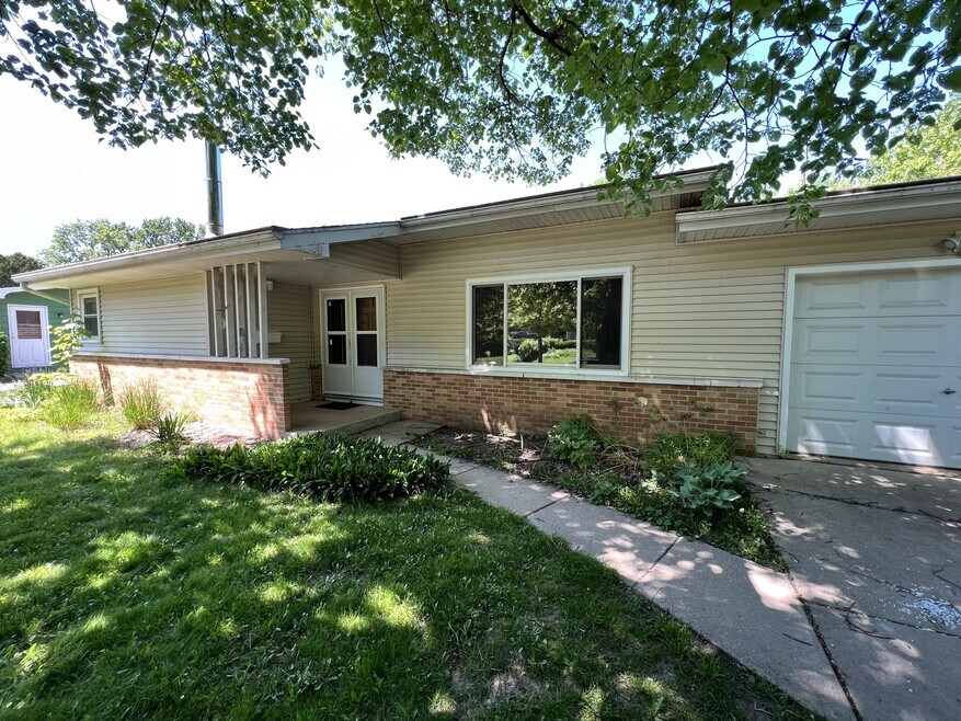 5014 Manor Cross
