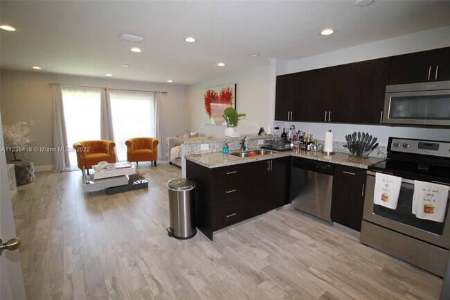 Building Photo - 3045 SW 129th Way  152 Miramar Fl 33027