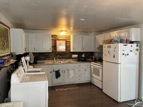 Building Photo - 47 Bouck St