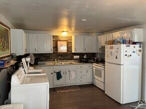 Building Photo - 47 Bouck St