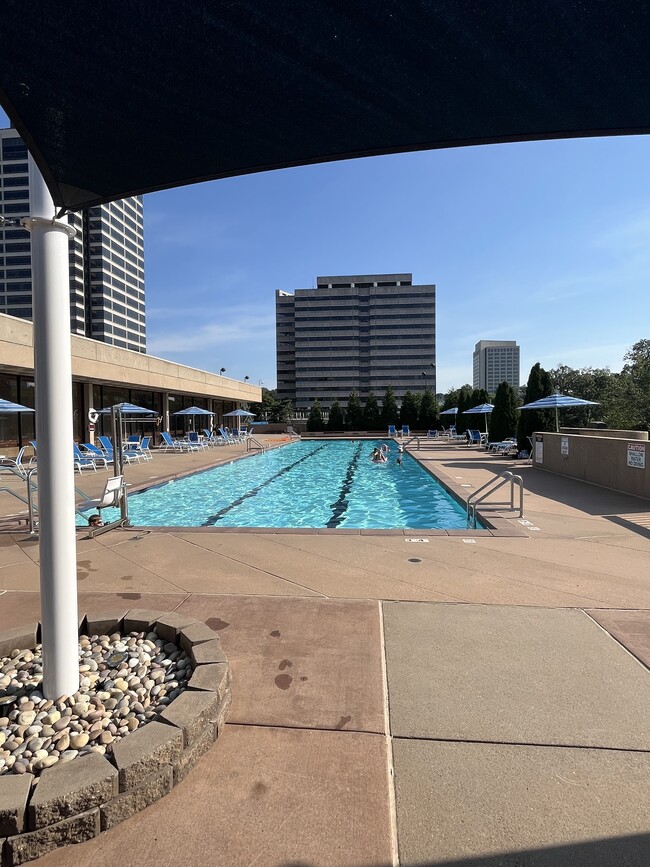 Foto del edificio - 2525 Main St