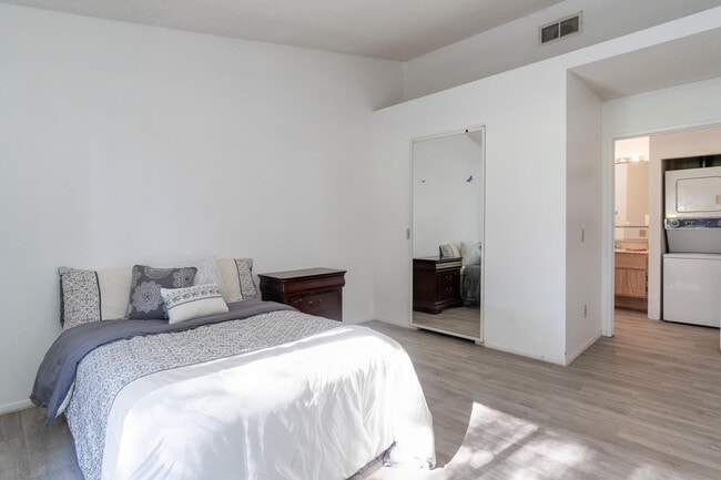 Building Photo - 40800 Breezy Pass Rd