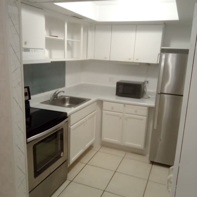 Kitchen - 230 Columbia Dr