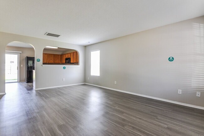 Foto del edificio - 3036 Van Dorn Rd