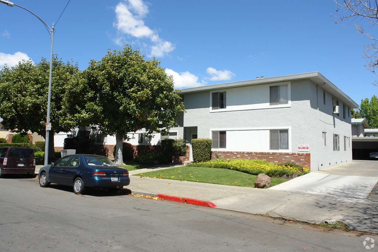 Primary Photo - 3047 David Ave