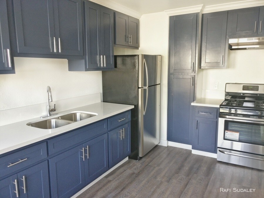 Foto principal - 225 N Catalina St