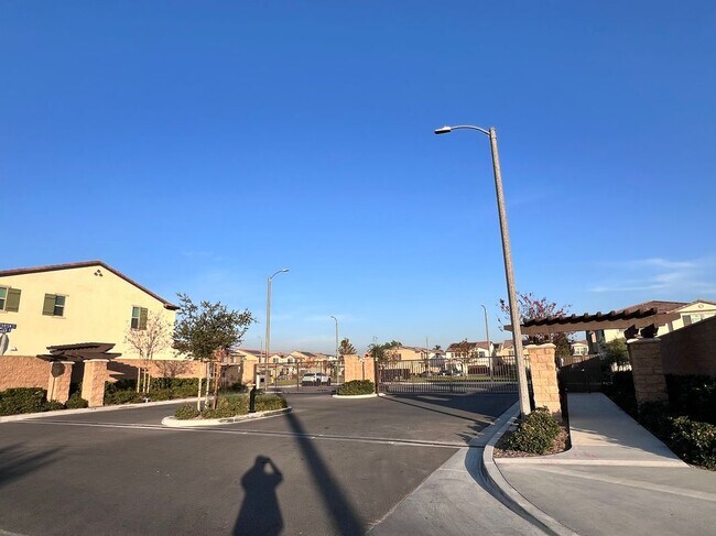 Foto del edificio - 762 S Sumac Ln