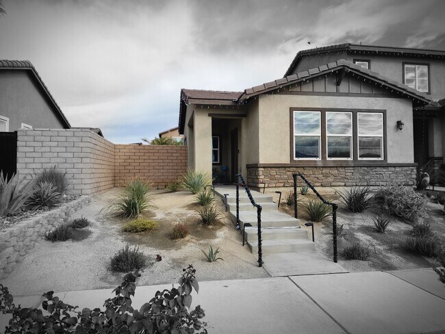 Fotografía del edificio - 67856 Rio Vista Dr