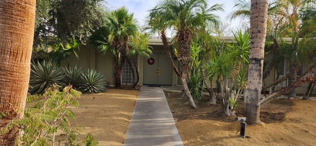Building Photo - 1379 E Madrona Dr