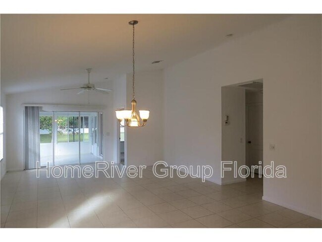 Foto del edificio - 2869 SW Versailles Terrace