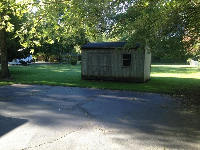 Building Photo - 512 Layne St