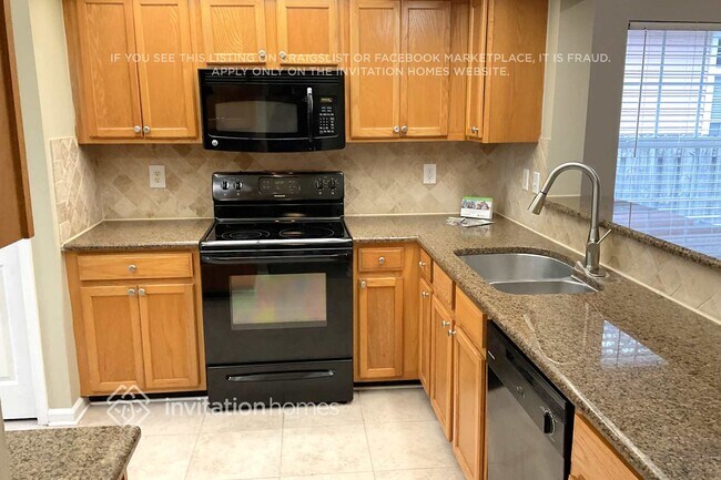 Building Photo - 9566 Southbrook Dr