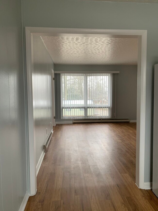 Foto del edificio - Newly Remodeled Apartment Crainville