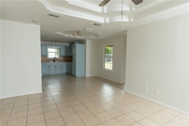 Building Photo - 2123 Rebecca Dr