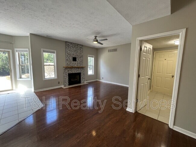 Building Photo - 10012 Ashbury Cir