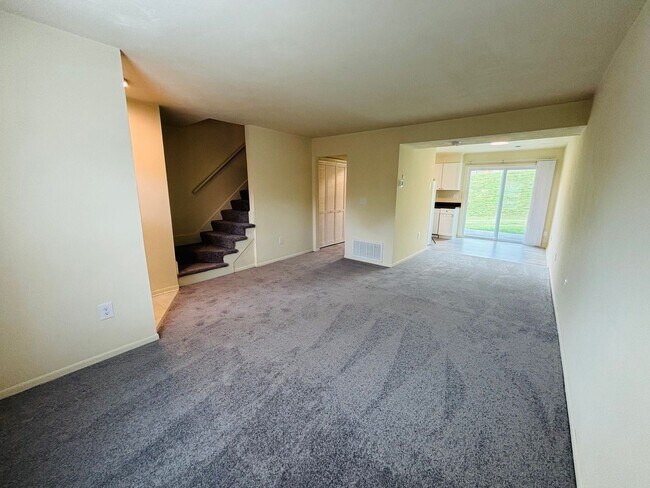 Foto del edificio - 2 Bedroom, 1.5 Bath Townhouse