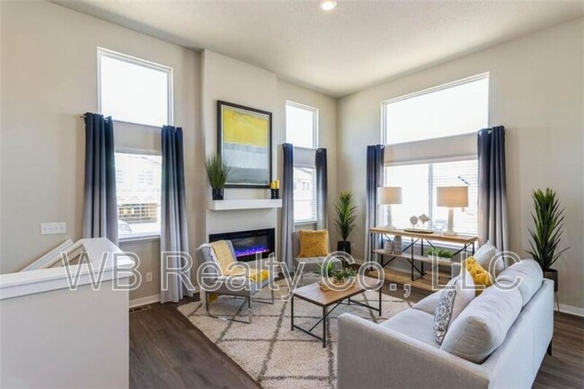 Building Photo - 9758 Crestview Dr