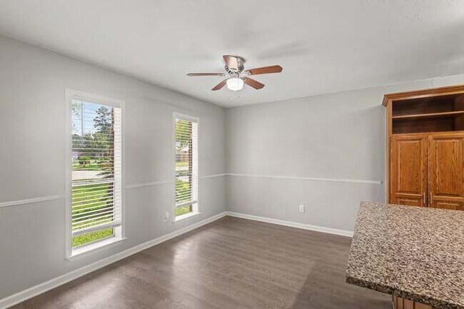 Building Photo - 5311 Enchanted Mist Dr