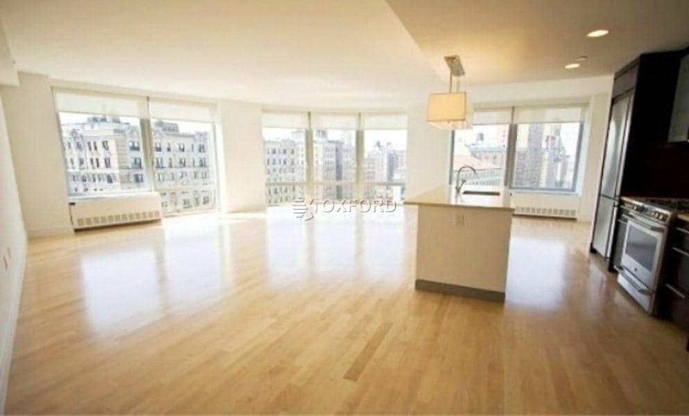 Building Photo - 185 W 72nd St