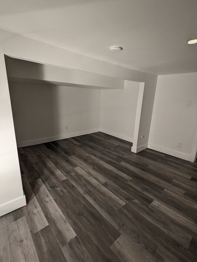 Building Photo - 78 Glenmore Rd