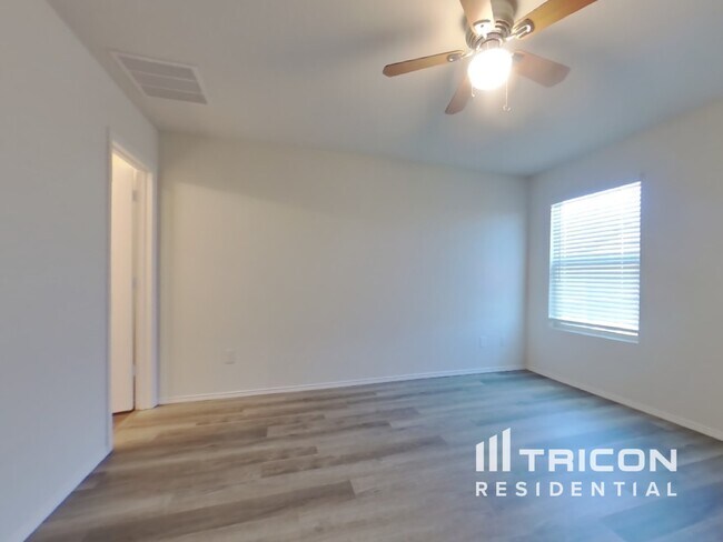 Building Photo - 432 Blue Crow Ln