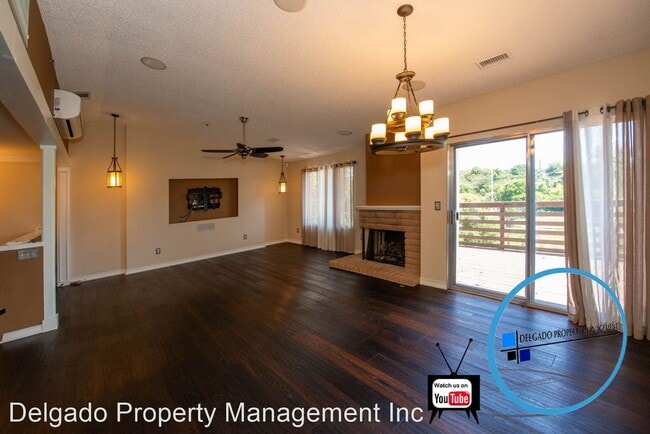 Building Photo - 2 br, 2.5 bath House - 1700 Casa Grande St...