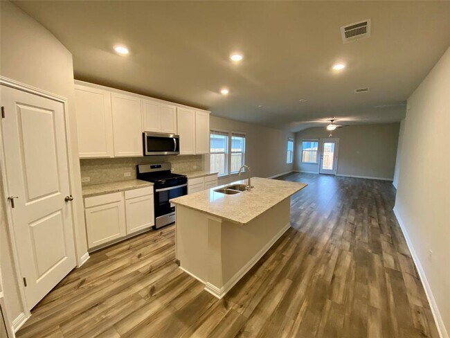 Building Photo - 130 Granite Dome Dr