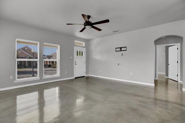 Foto del edificio - 916 Hudson Ln