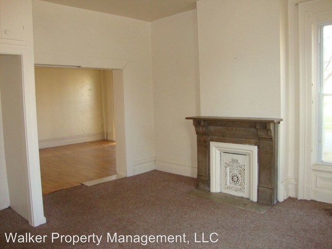 Building Photo - 203 W Holmes St