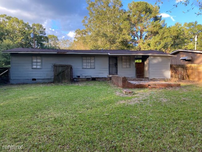 Building Photo - 3 br, 1 bath House - 2755 Emerald Dr