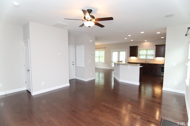 Building Photo - 517 Minerva Dale Dr
