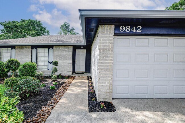 Building Photo - 9842 Shell Rock Rd