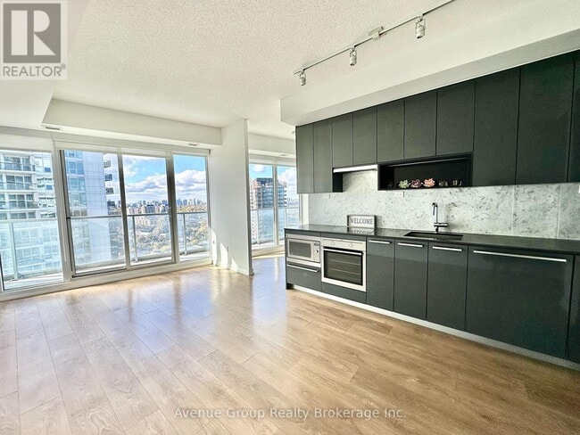 Building Photo - 115 McMahon Dr