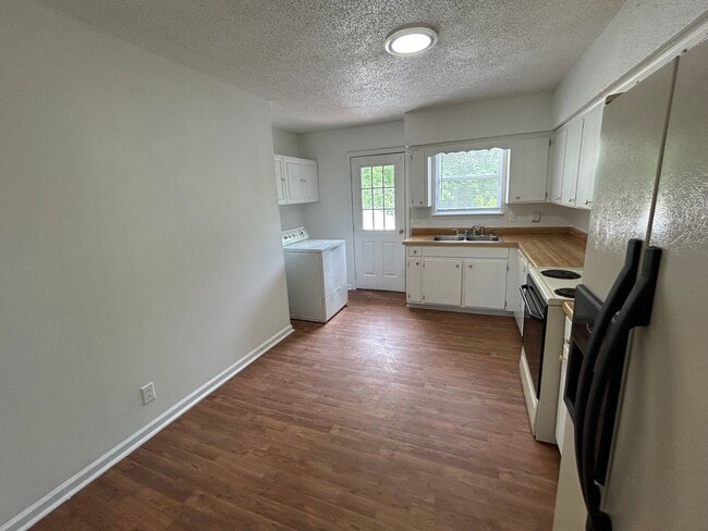 Foto del edificio - 2BR/1BA Move-In Ready Hermitage Property !