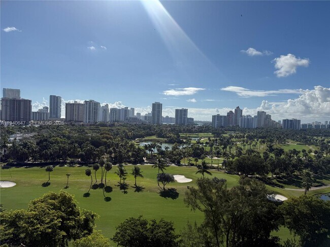 Foto del edificio - 20355 NE 34th Ct