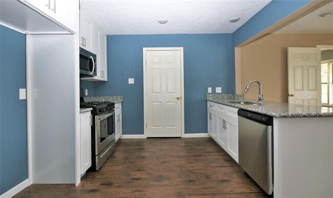Building Photo - 5126 Northridge Dr