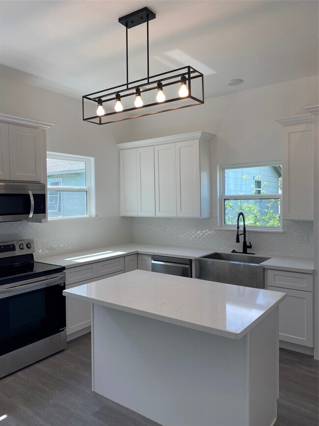 Foto del edificio - 3808 Avenue L