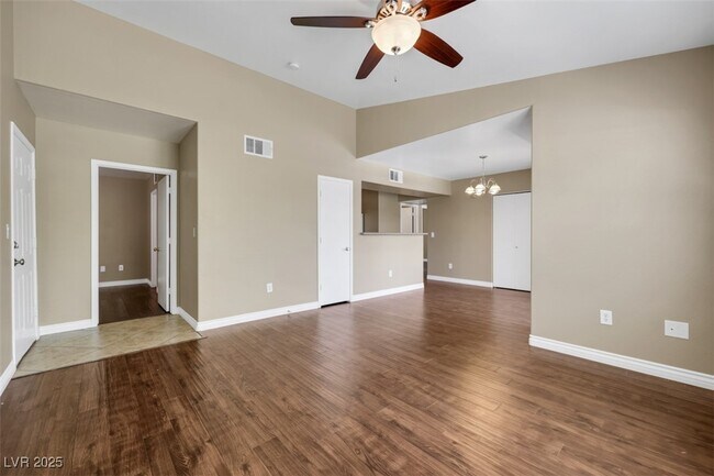 Foto del edificio - 7255 W Sunset Rd