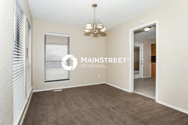 Foto del edificio - 3 Bedroom Pet-Friendly Home in Oklahoma Ci...