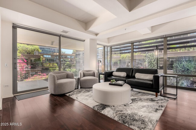 Foto del edificio - 7141 E Rancho Vista Dr
