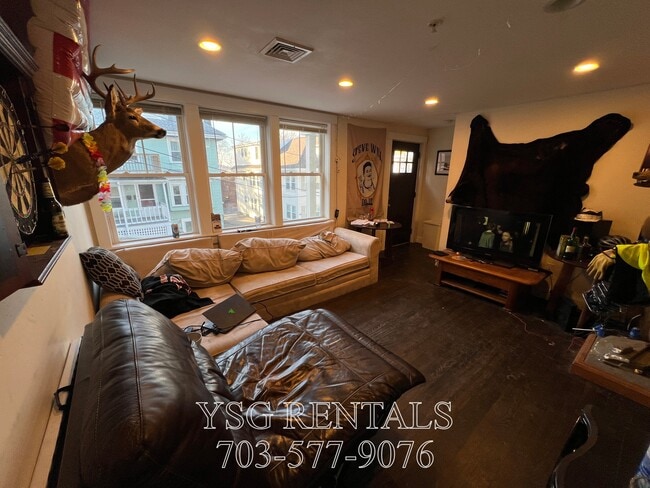 Building Photo - 24 Sunset St