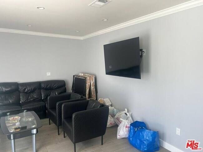 Foto del edificio - 11245 Lull St